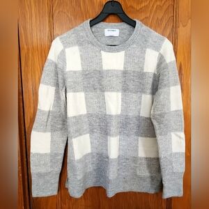 Grey and White Plaid Front Old Navy Sweater in Size Large